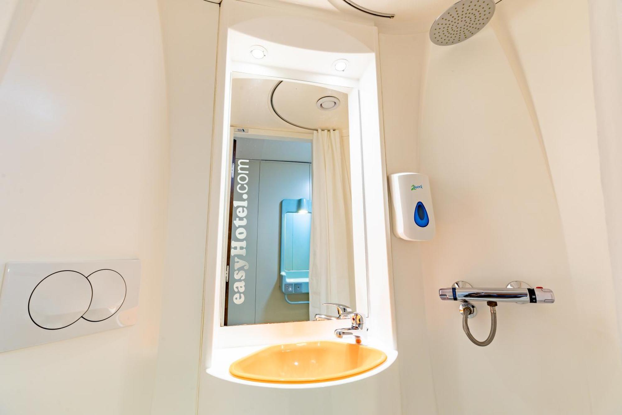 Easyhotel Edinburg Exteriör bild